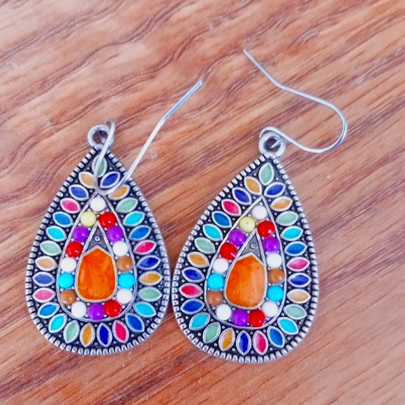 Bracelets - Picture 9 of 16